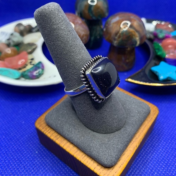 Sparkling Blue Goldstone Ring! .925 Sterling Silver Plated, Size 8.5 - Picture 3 of 15